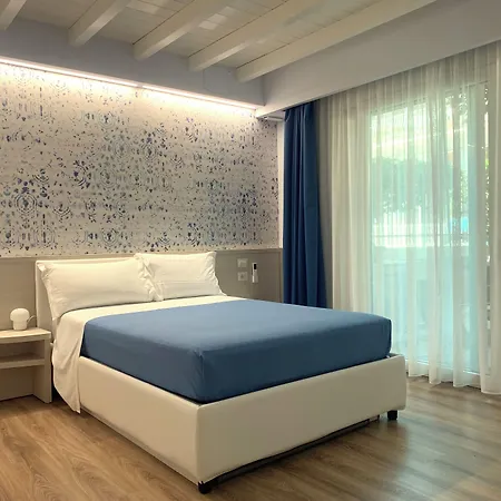 Pini Bed & Breakfast 3*