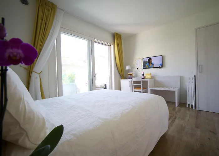 Oda ve Kahvaltı Pini