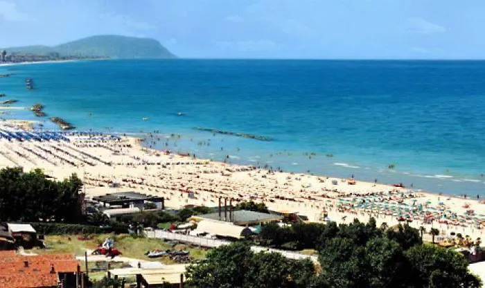 Pini Oda ve Kahvaltı 3*