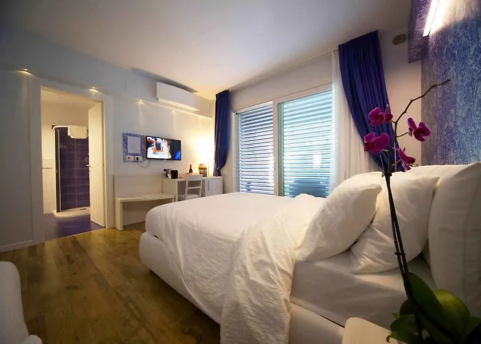 Oda ve Kahvaltı Pini 3*